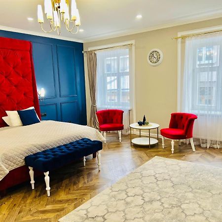 Delux Apartment In リヴィウ エクステリア 写真